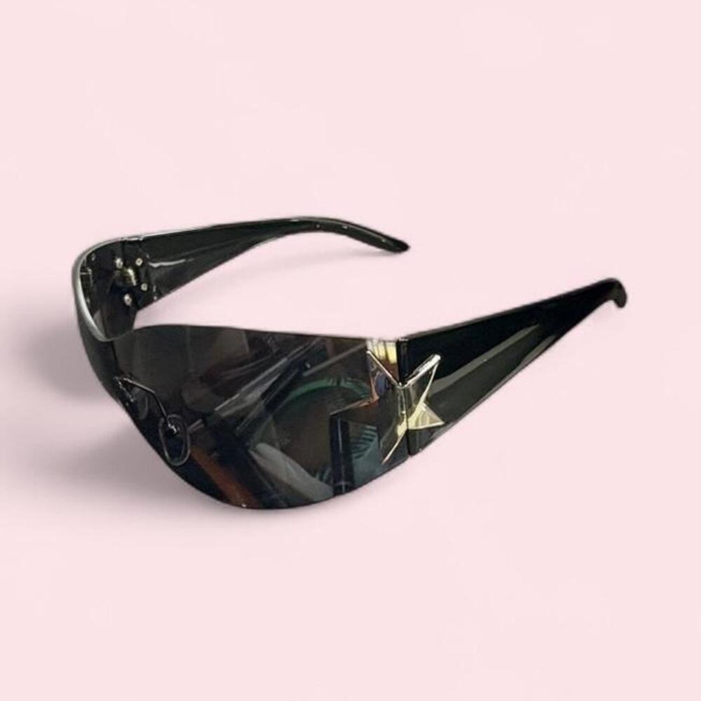 Unisex Black oversized shield sunglasses with silve star